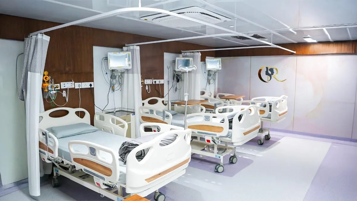 Advanced 3-Bed ICU featuring Dräger monitors
