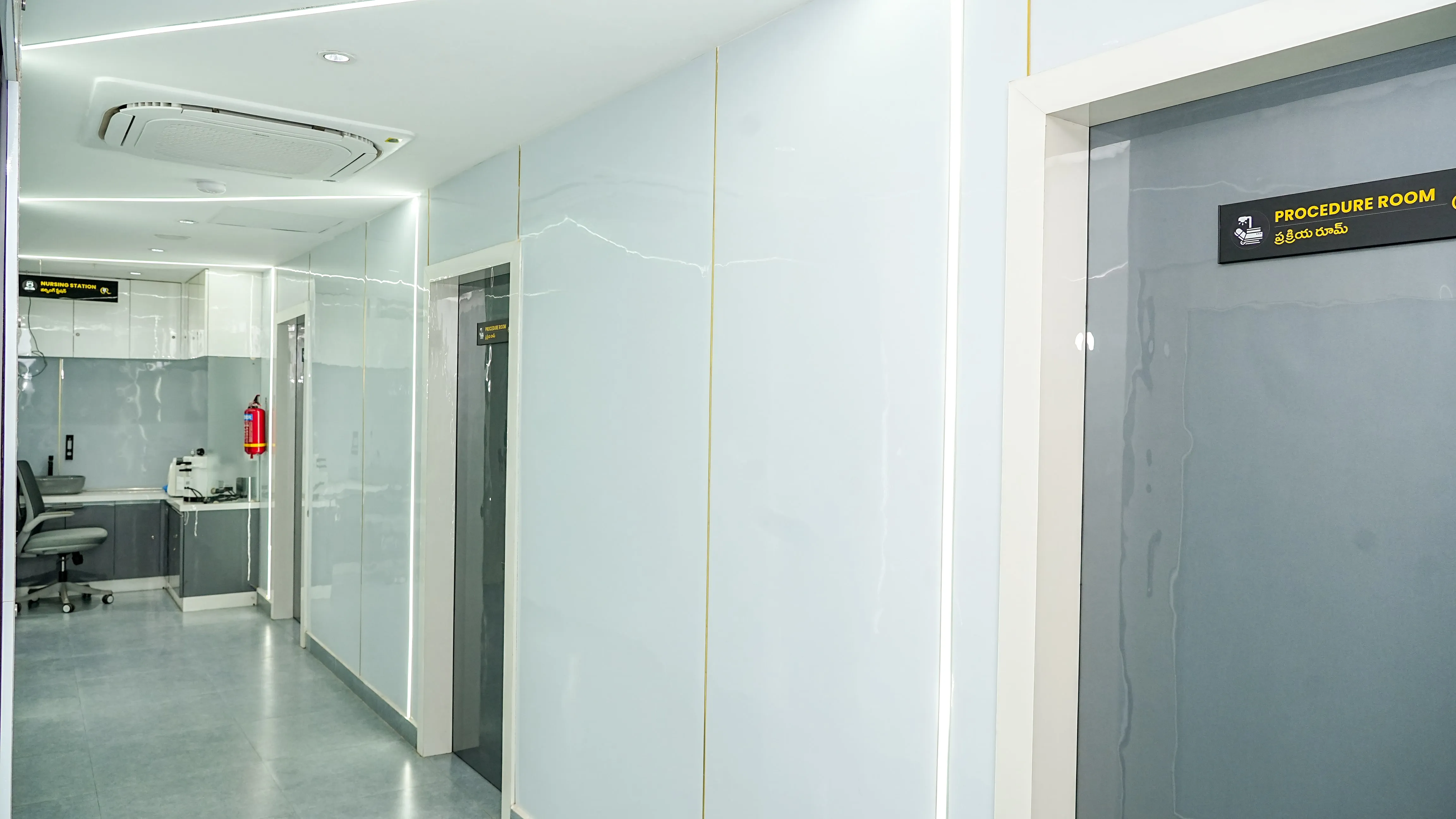 Procedure room corridor equipped with fire extinguisher